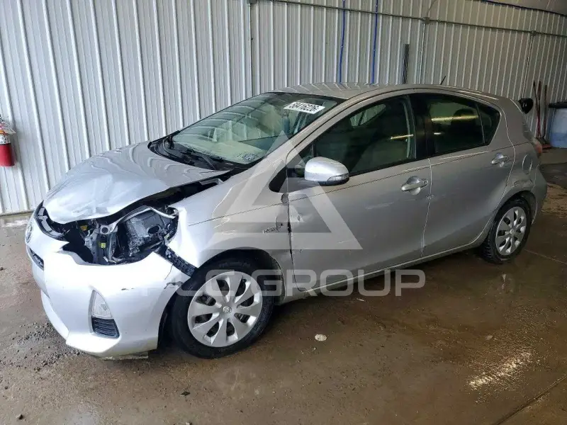 2012 Toyota PRIUS фото