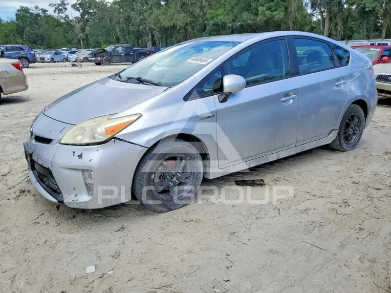 2012 Toyota PRIUS фото