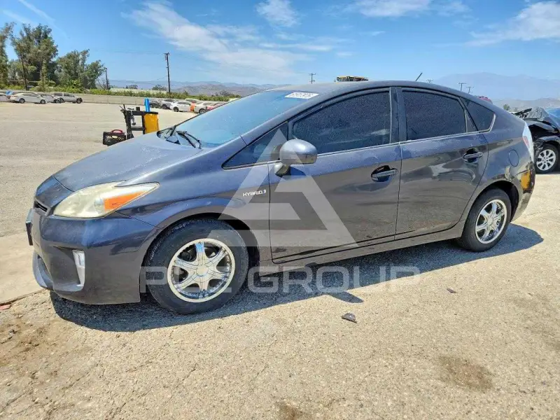 2012 Toyota PRIUS photo