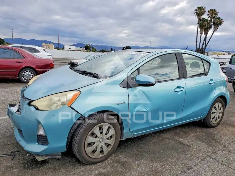 2012 Toyota PRIUS фото