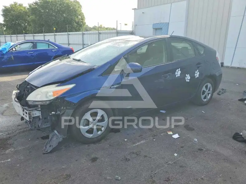 2012 Toyota PRIUS фото