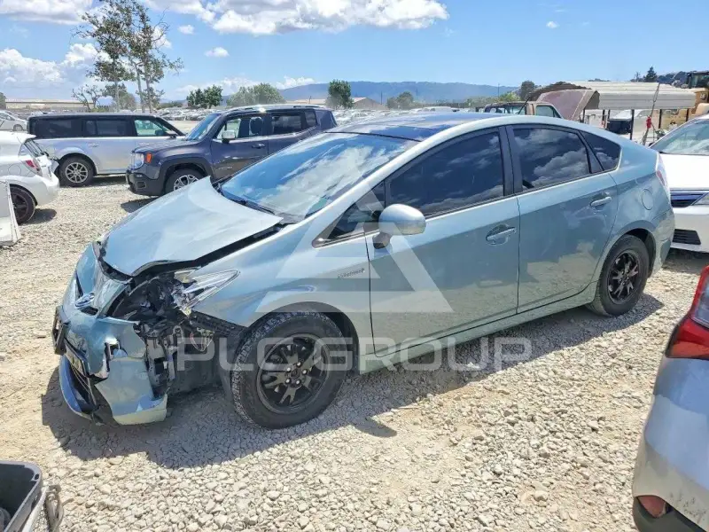 2012 Toyota PRIUS фото