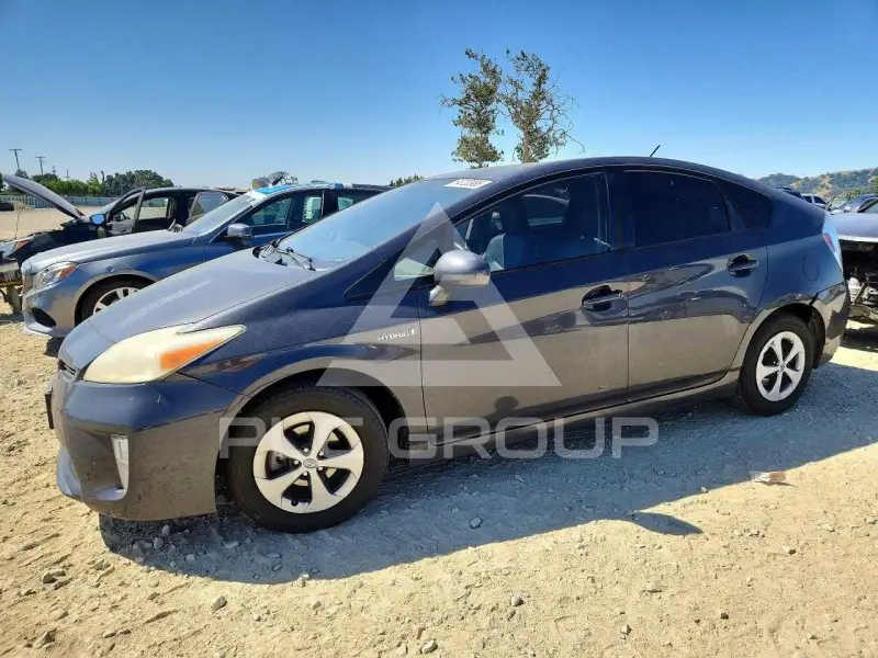 2012 Toyota PRIUS фото