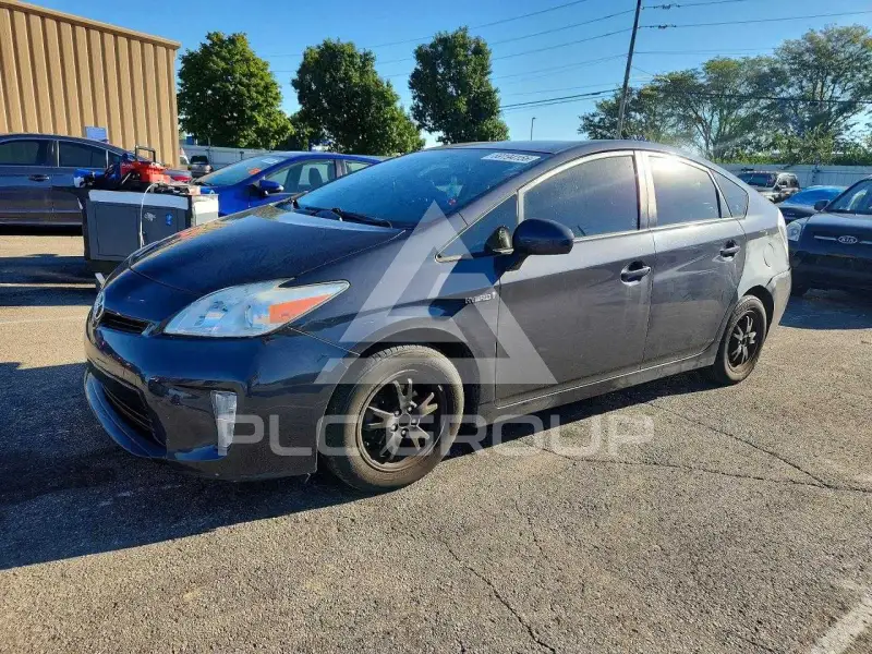 2012 Toyota PRIUS фото