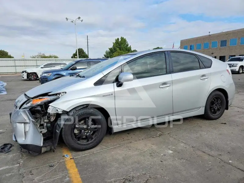 2012 Toyota PRIUS фото