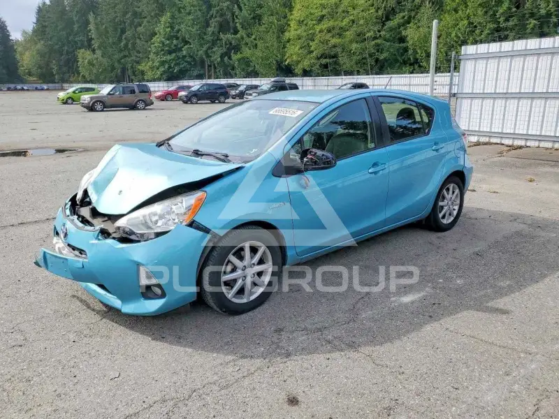 2012 Toyota PRIUS фото