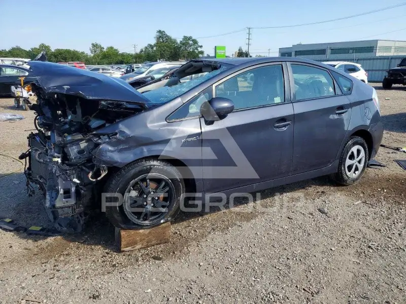 2012 Toyota PRIUS фото