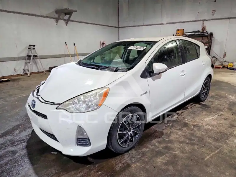 2012 Toyota PRIUS фото