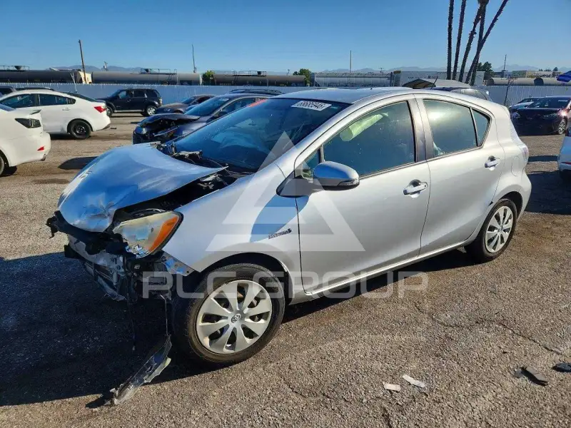 2012 Toyota PRIUS фото