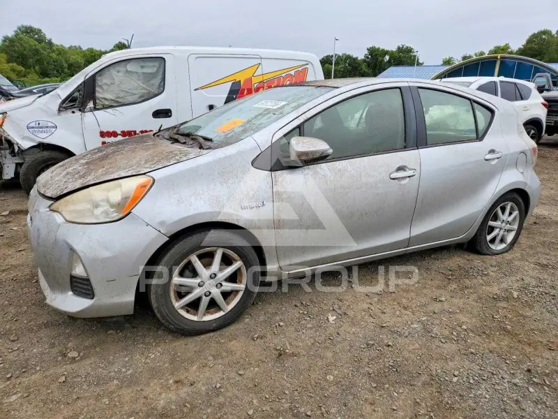 2012 Toyota PRIUS фото