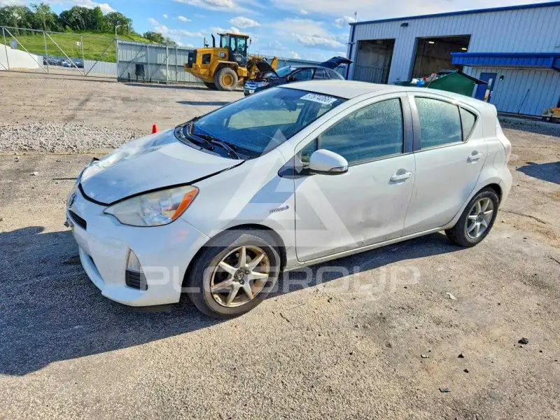 2012 Toyota PRIUS фото