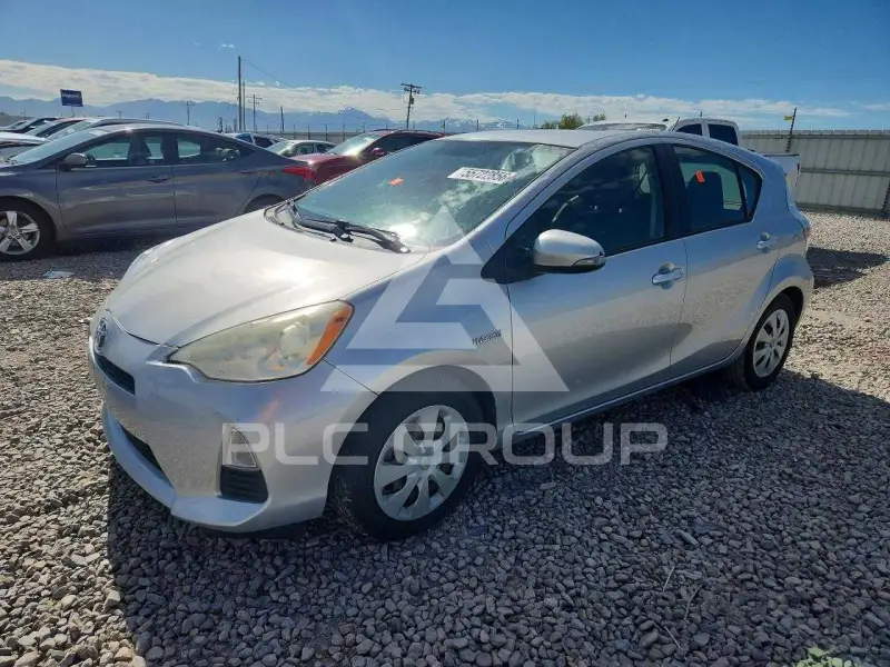 2012 Toyota PRIUS фото