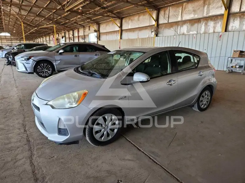 2012 Toyota PRIUS фото