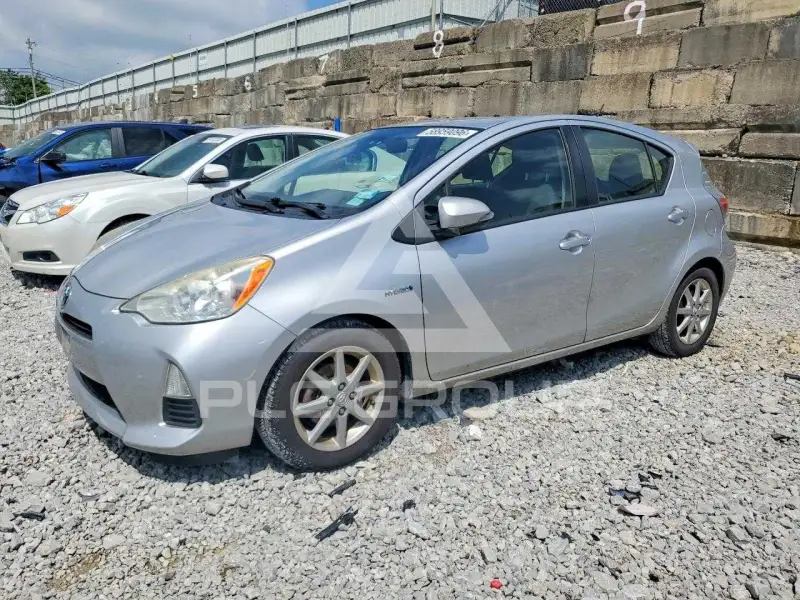 2012 Toyota PRIUS фото