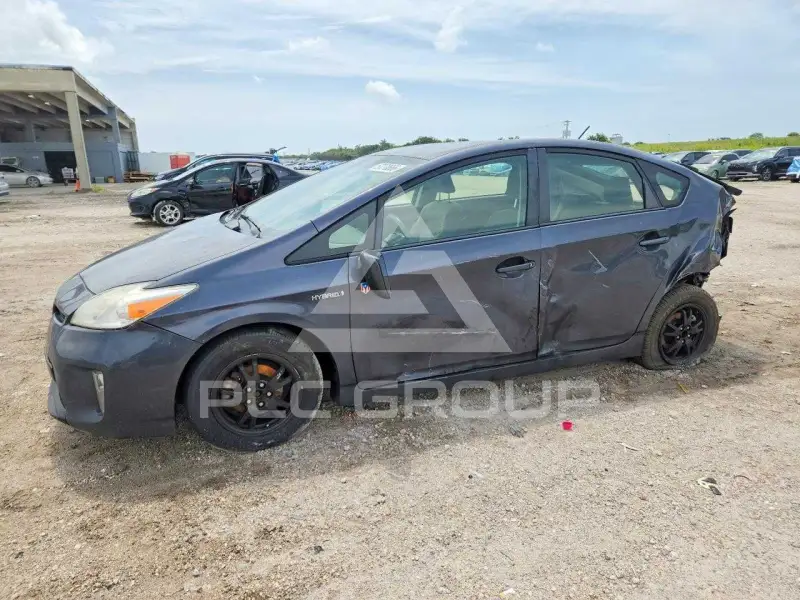 2012 Toyota PRIUS фото