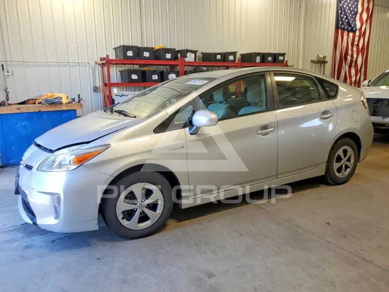 2012 Toyota PRIUS фото