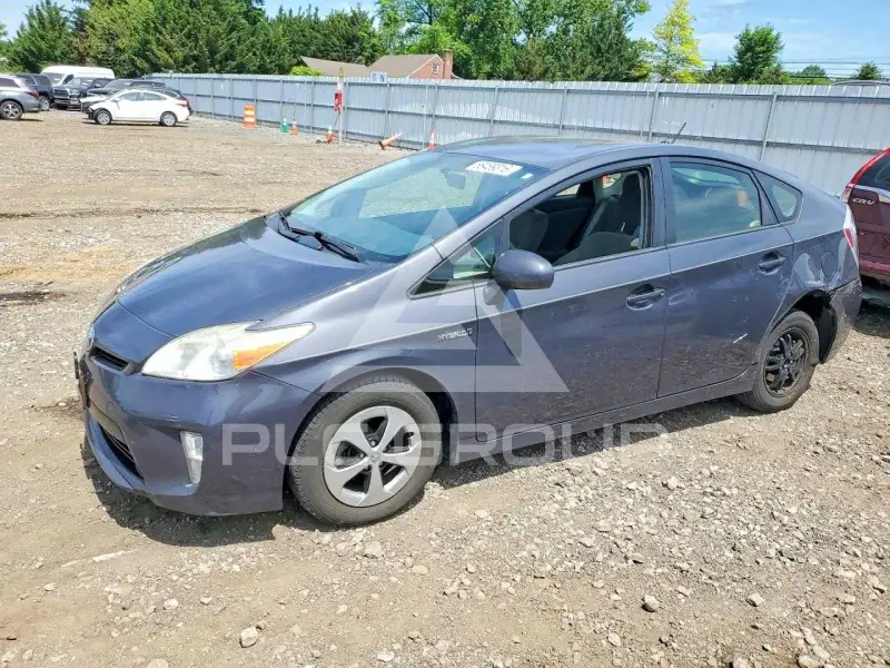 2012 Toyota PRIUS фото