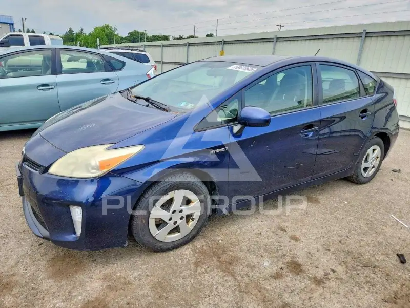 2012 Toyota PRIUS фото