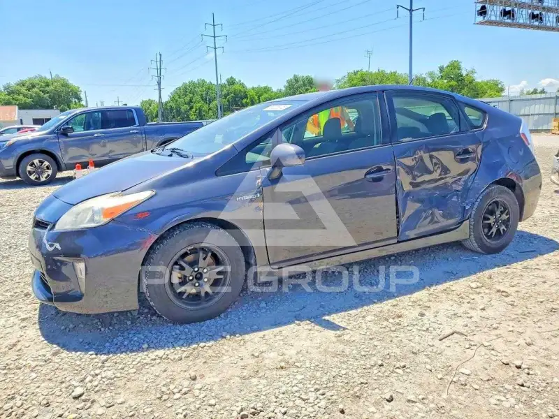 2012 Toyota PRIUS фото