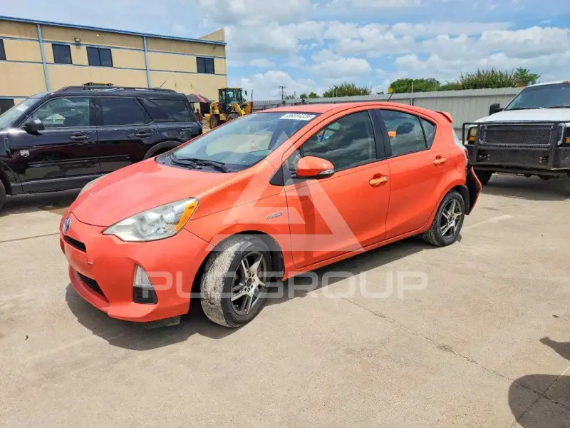 2012 Toyota PRIUS фото