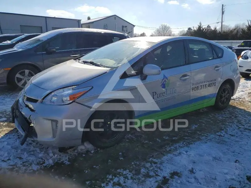 2012 Toyota PRIUS фото