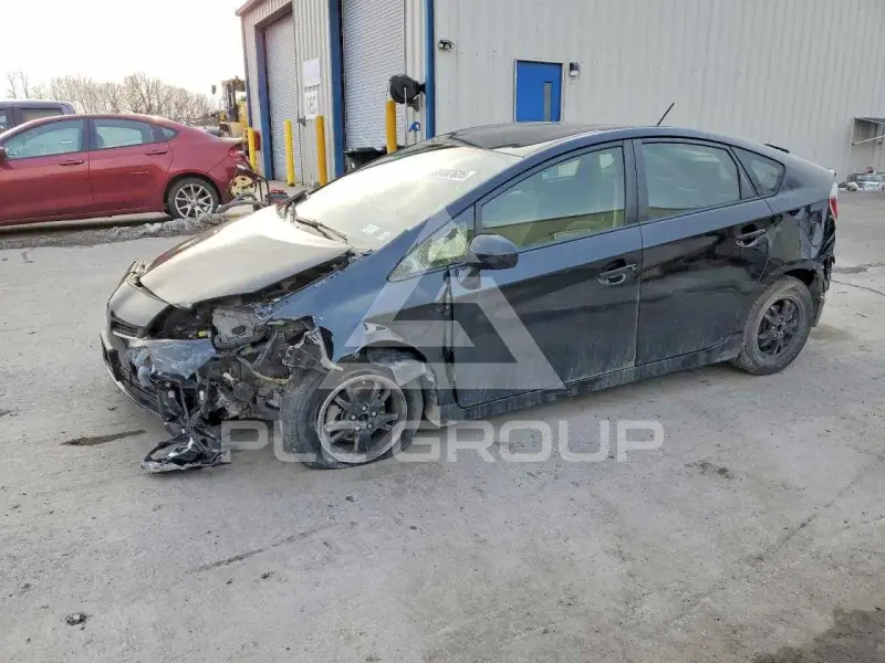 2012 Toyota PRIUS фото