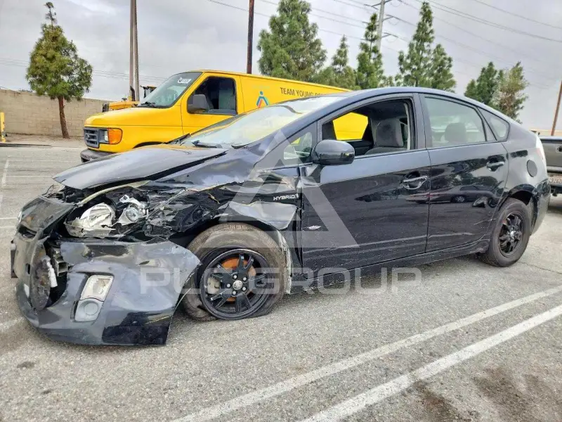 2012 Toyota PRIUS фото
