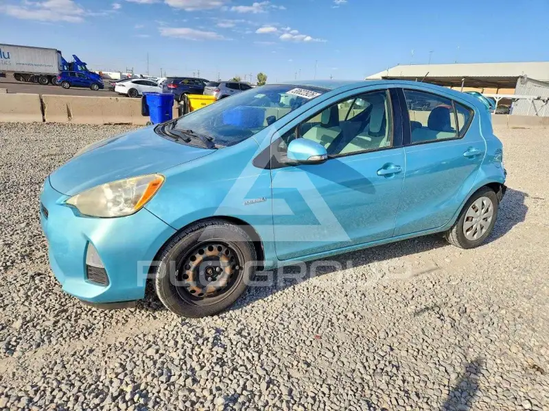 2012 Toyota PRIUS фото