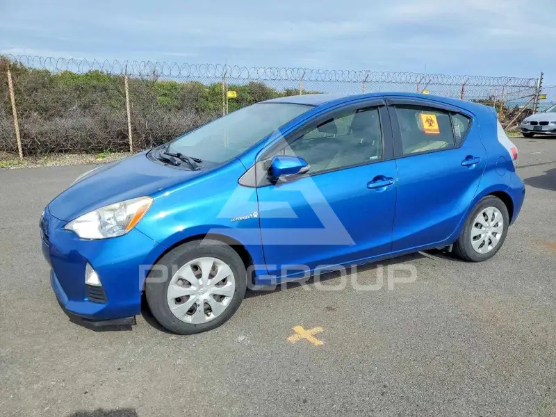 2012 Toyota PRIUS фото