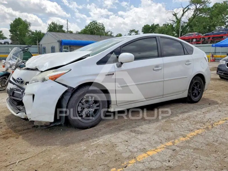 2012 Toyota PRIUS фото