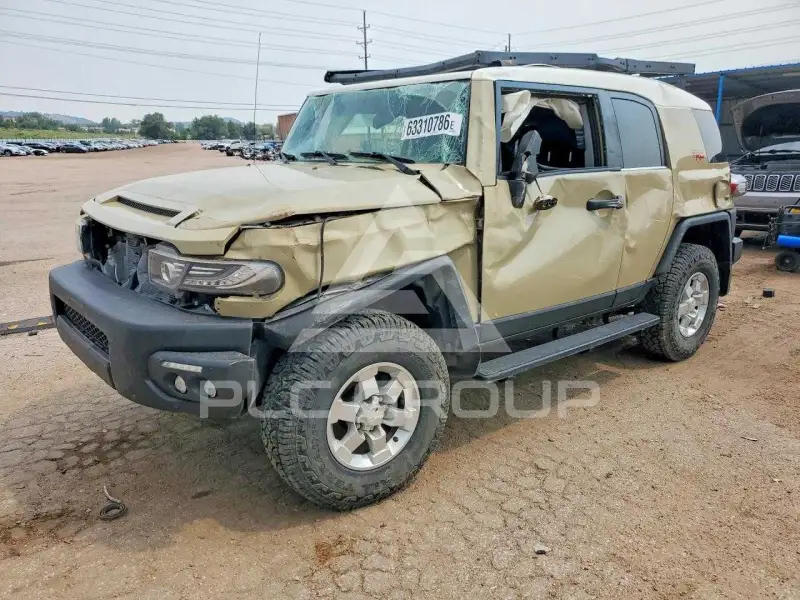 2012 Toyota FJ Cruiser photo
