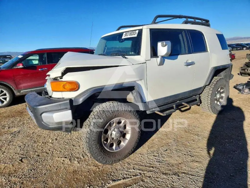 2012 Toyota FJ Cruiser фото