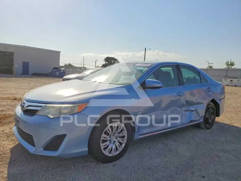2012 Toyota CAMRY фото
