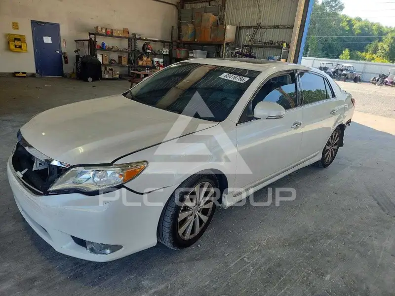 2012 Toyota AVALON фото
