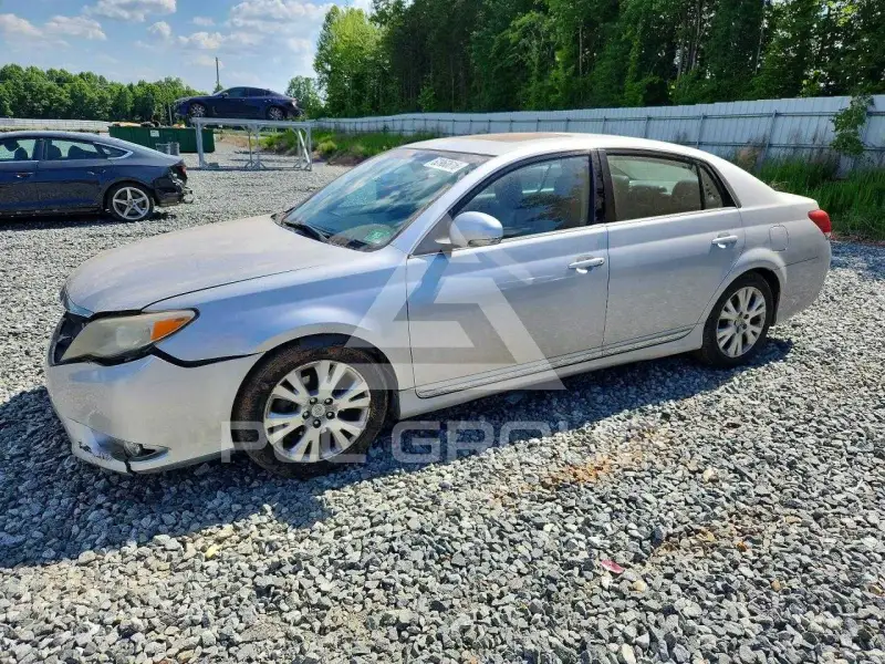 2012 Toyota AVALON фото