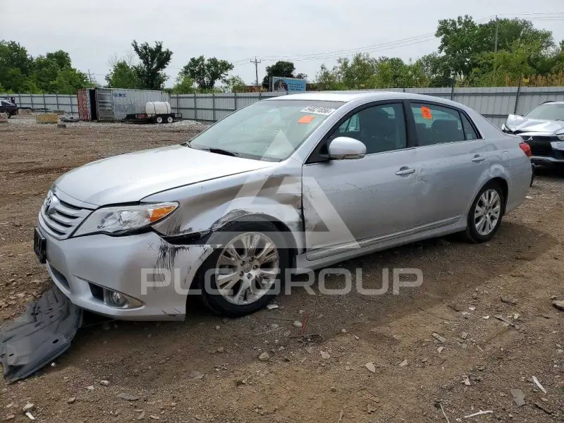 2012 Toyota AVALON photo