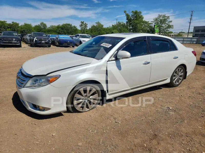 2012 Toyota AVALON фото