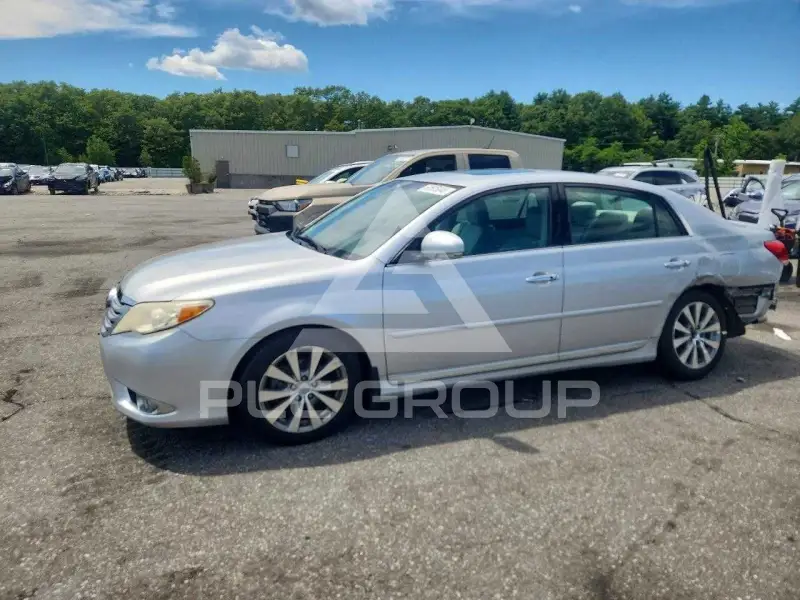 2012 Toyota AVALON фото