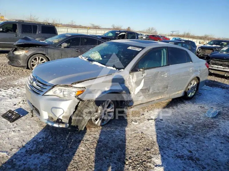 2012 Toyota AVALON фото