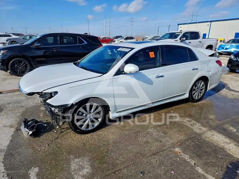 2012 Toyota AVALON фото