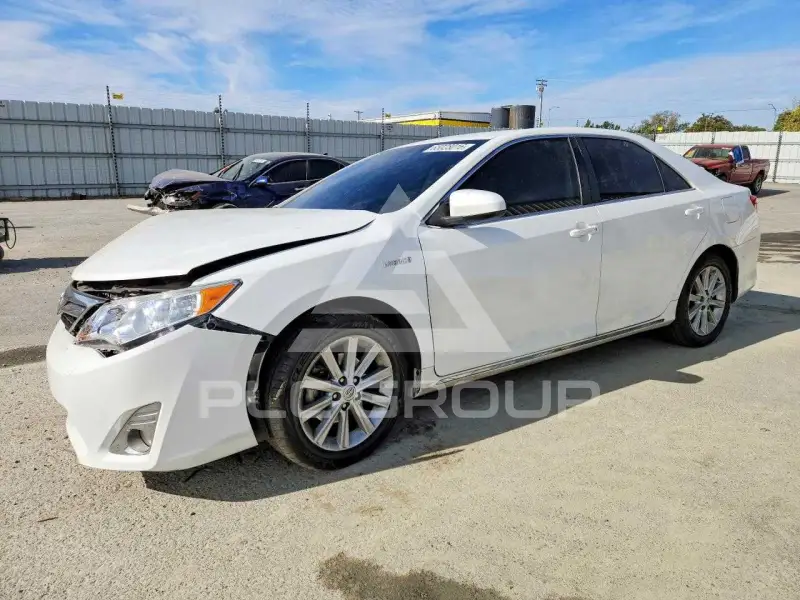 2012 Toyota CAMRY фото