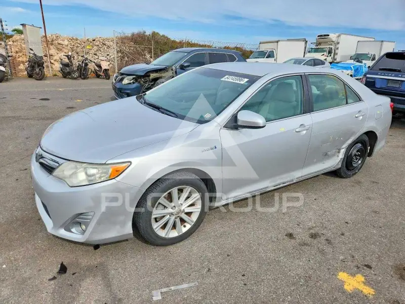 2012 Toyota CAMRY фото