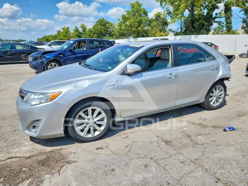2012 Toyota CAMRY photo
