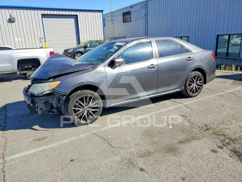 2012 Toyota CAMRY фото