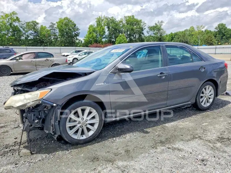 2012 Toyota CAMRY фото