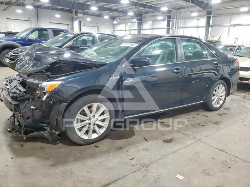 2012 Toyota CAMRY фото