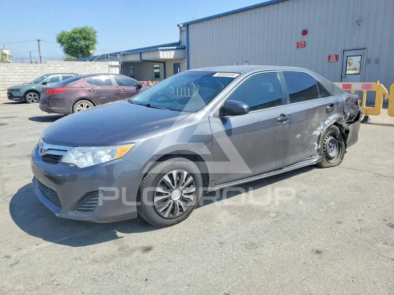 2012 Toyota CAMRY фото