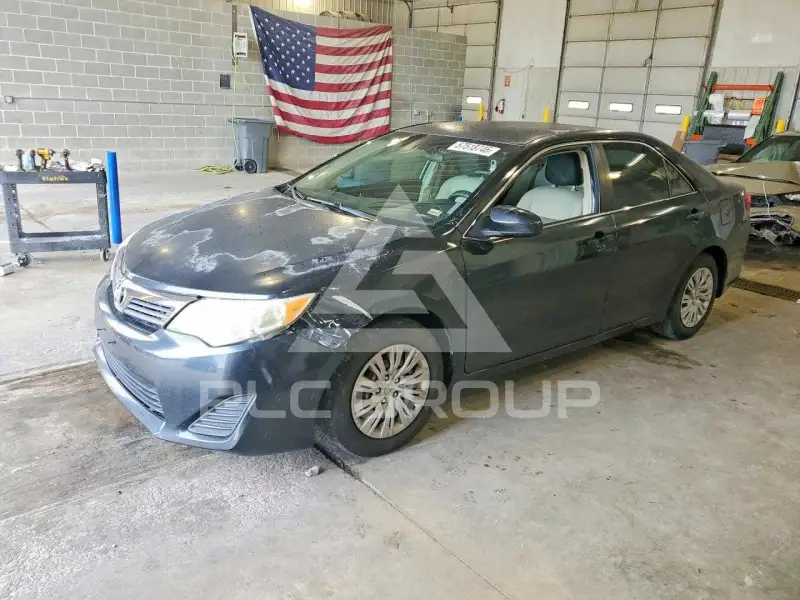 2012 Toyota CAMRY фото