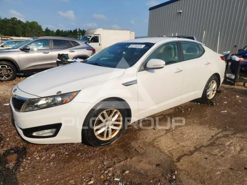 2012 KIA Optima photo