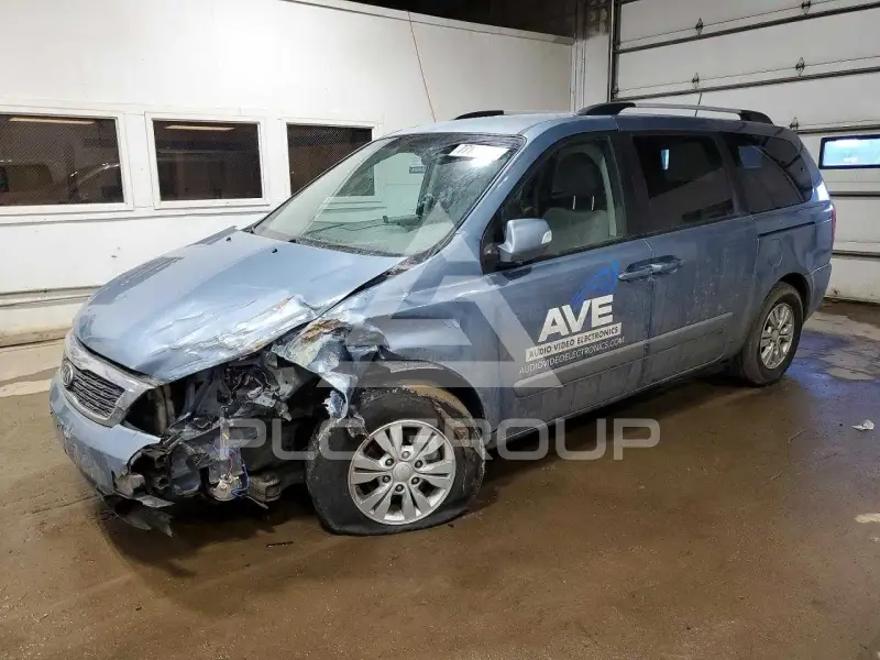 2012 KIA Sedona фото